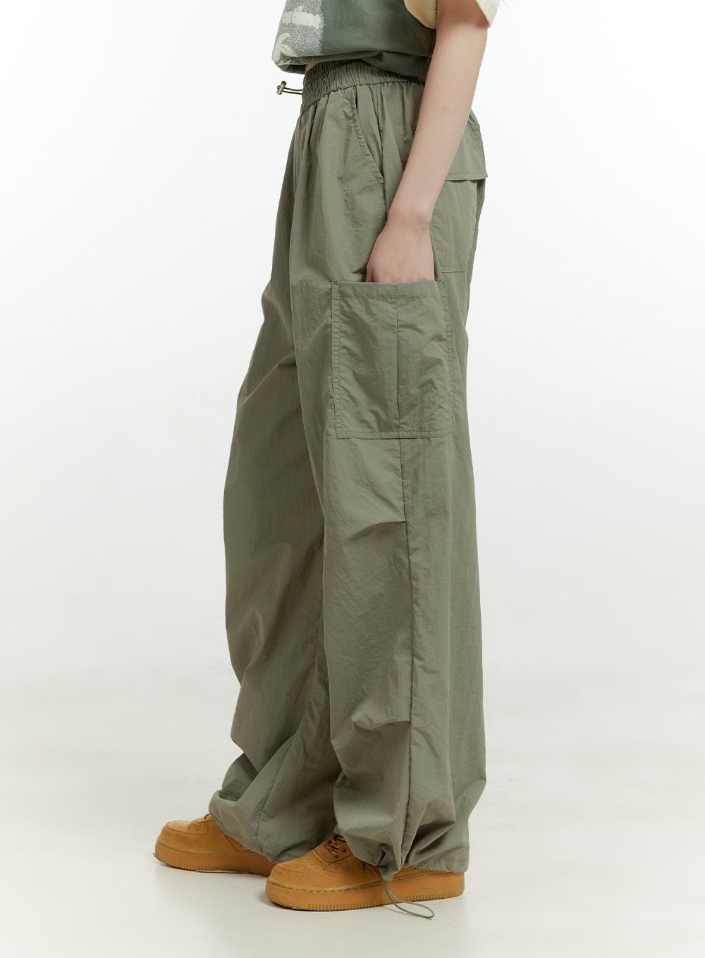 Wide Fit Nylon Banded Pants CG402