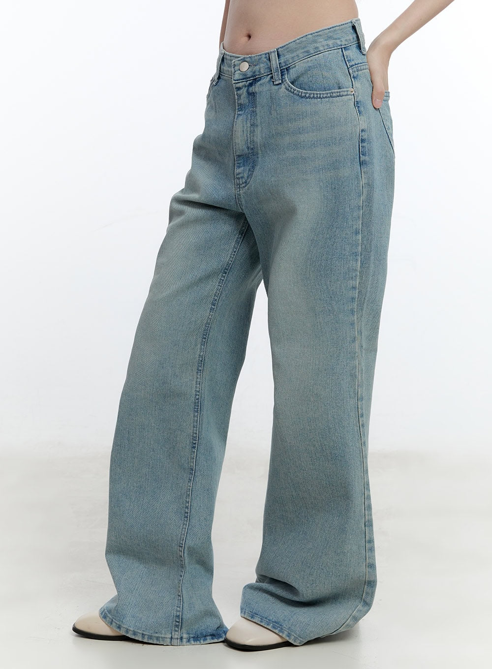 Kacy Washed Wide-Fit Flared Jeans CM521