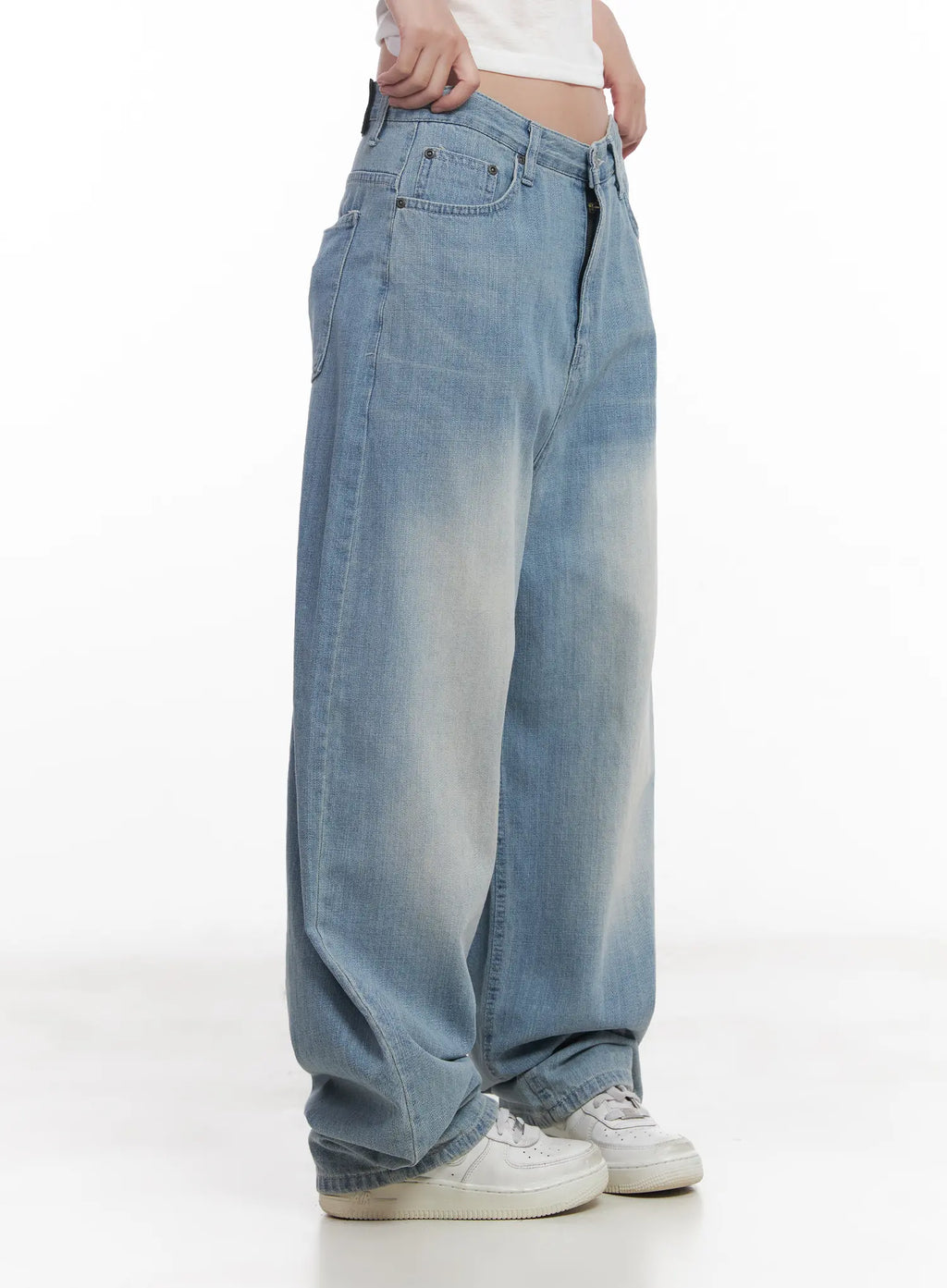 Hani Light-Wash Wide-Leg Jeans CU517