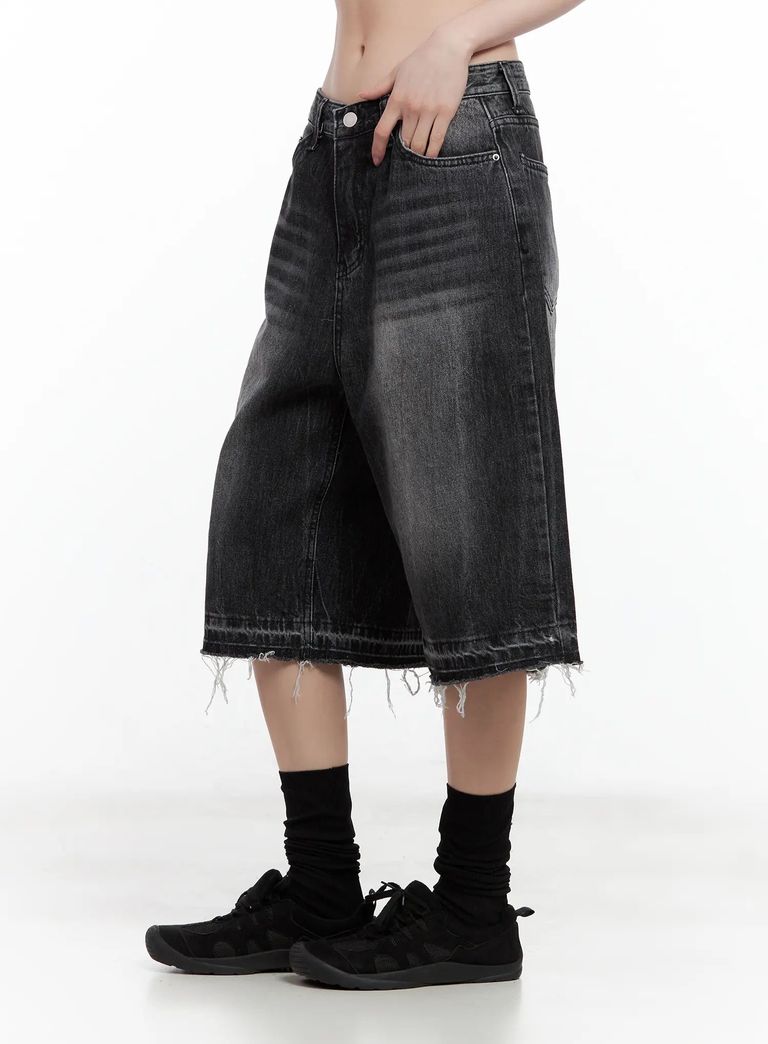 Distressed Washed Denim Jorts CU530