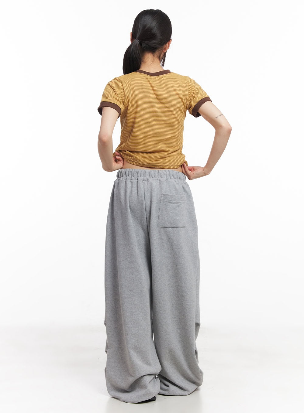 Wide-Fit Pintuck Sweatpants CY512