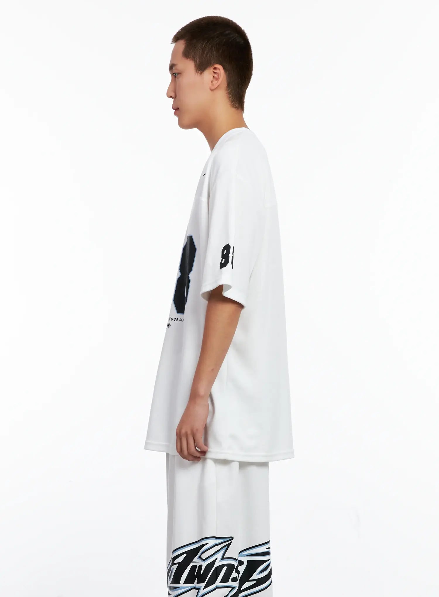 Men's Oversized Graphic V-Neck Tee IG508