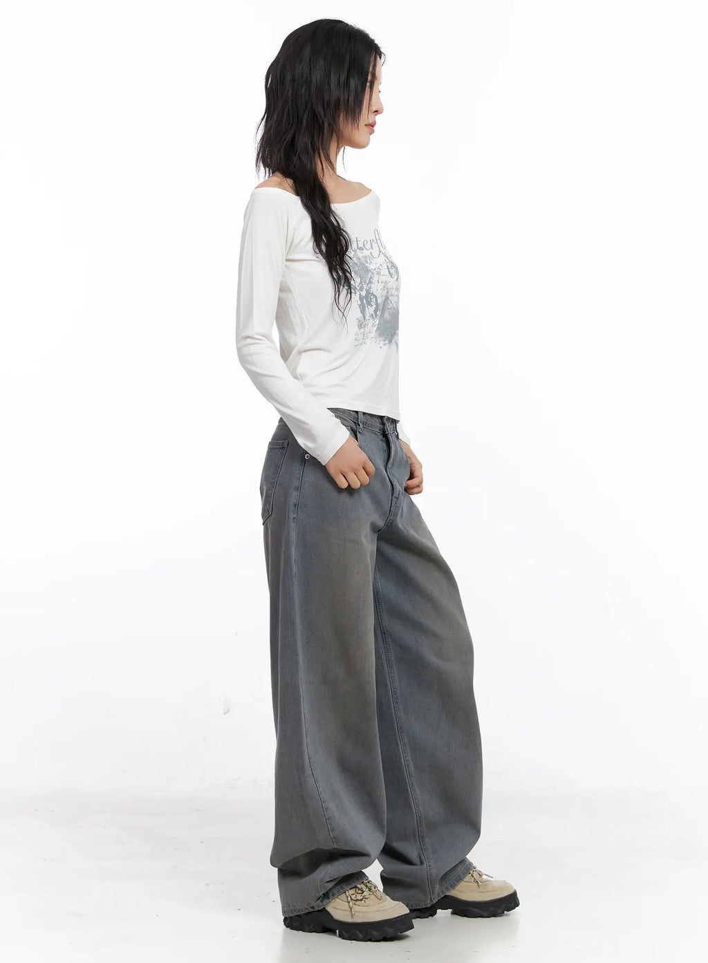 Graphic Off-Shoulder Long Sleeve Tee CC1809