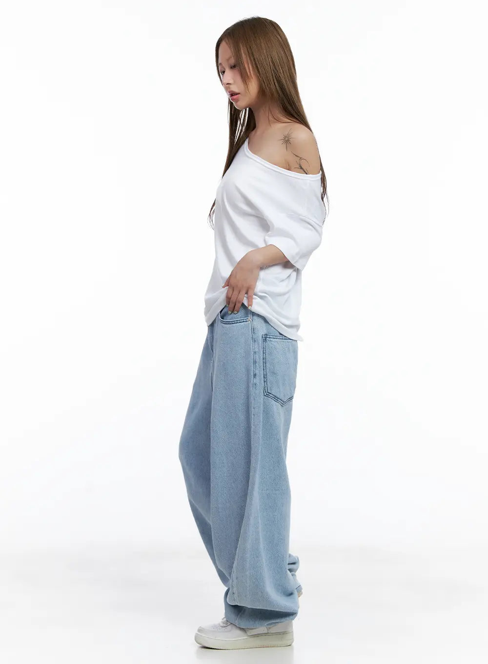 Casual Off-Shoulder Loose-Fit Tee CL511