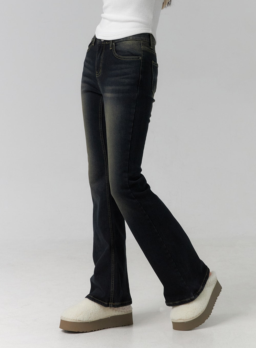 Washed Low Rise Bootcut Jeans CD308