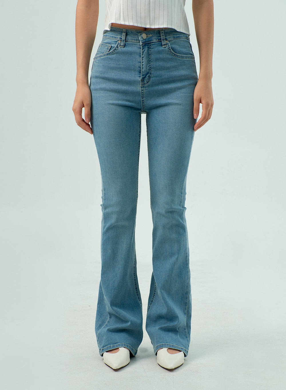 Light Wash Bootcut Jeans CY330