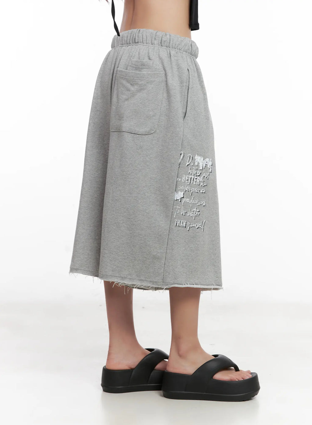 Graphic Relaxed-Fit Bermuda Sweatshorts CL521