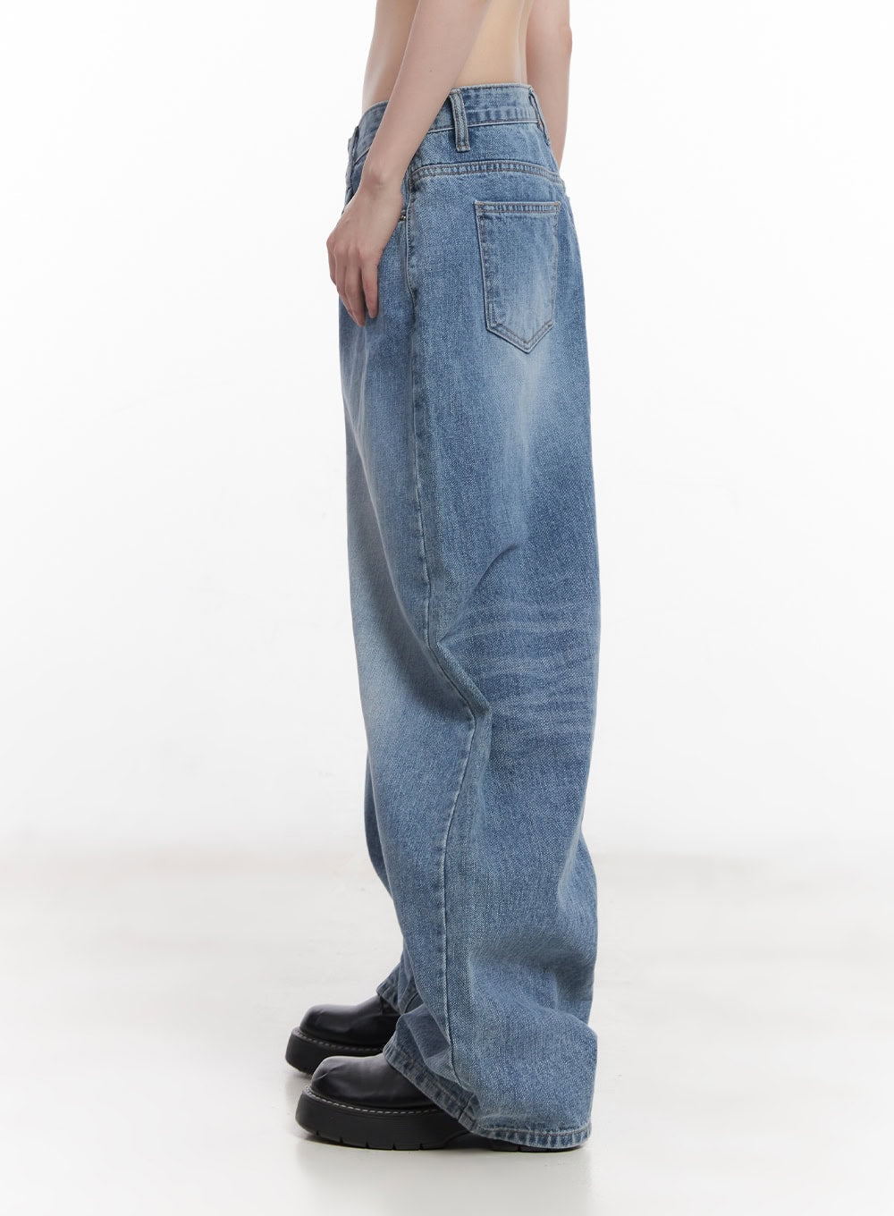 Alessa Washed Wide-Fit Baggy Jeans CU505