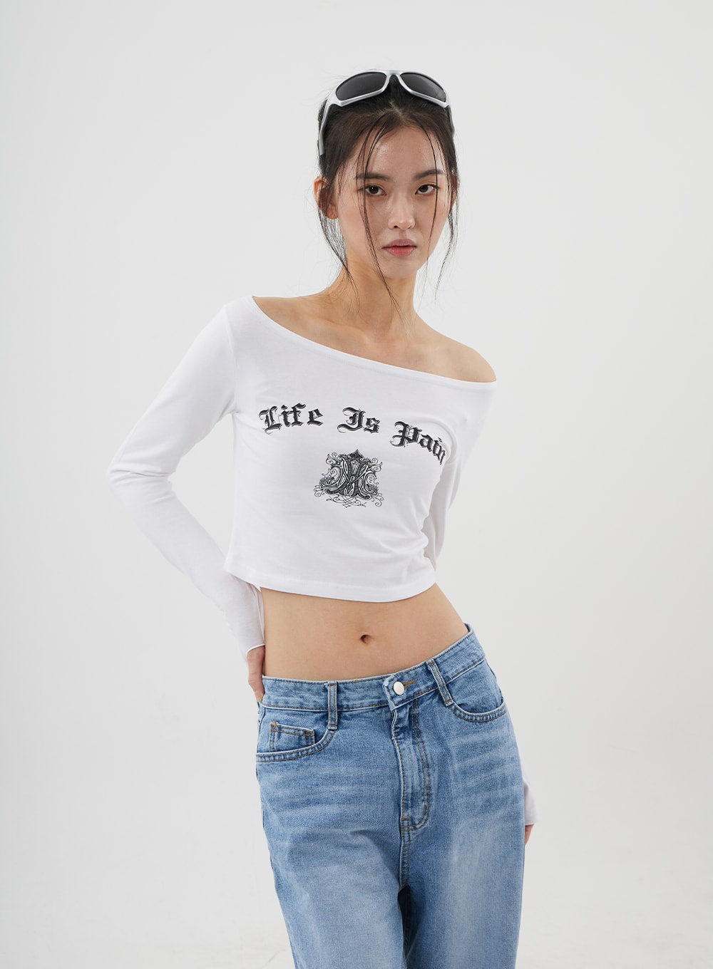Graphic Off-Shoulder Warmer Cropped Top CJ310