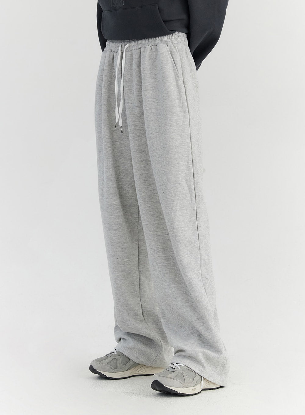 Wide Fit Banded Sweat Pants CO330