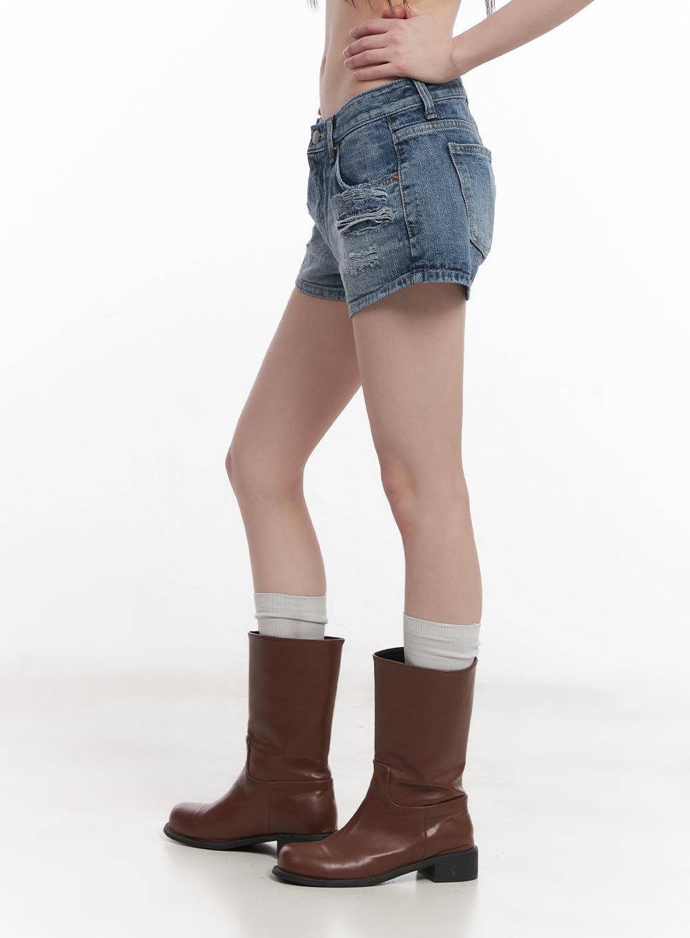 Low-Waist Distressed Denim Shorts CU506