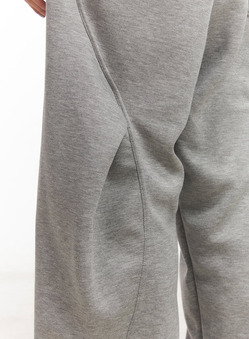 Essential Wide-fit Sweatpants CM505