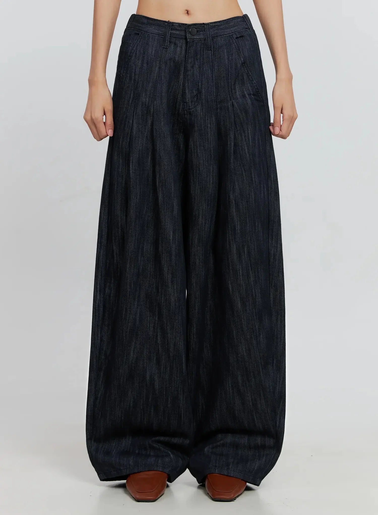 Uven Pintuck Wide-Leg Jeans IS516