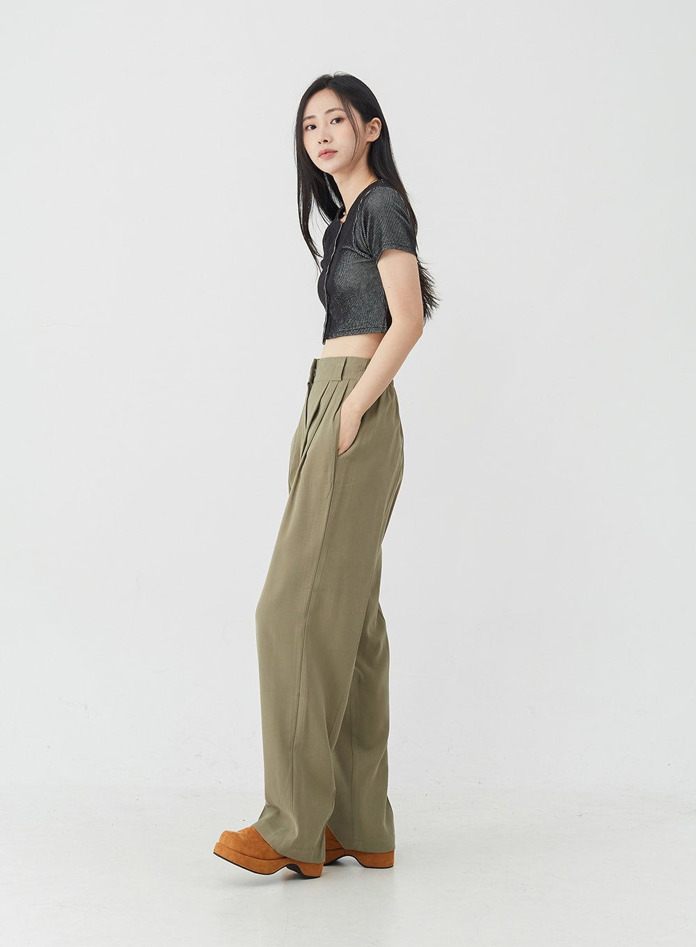 Basic Round Neck Cropped Cardigan OU1