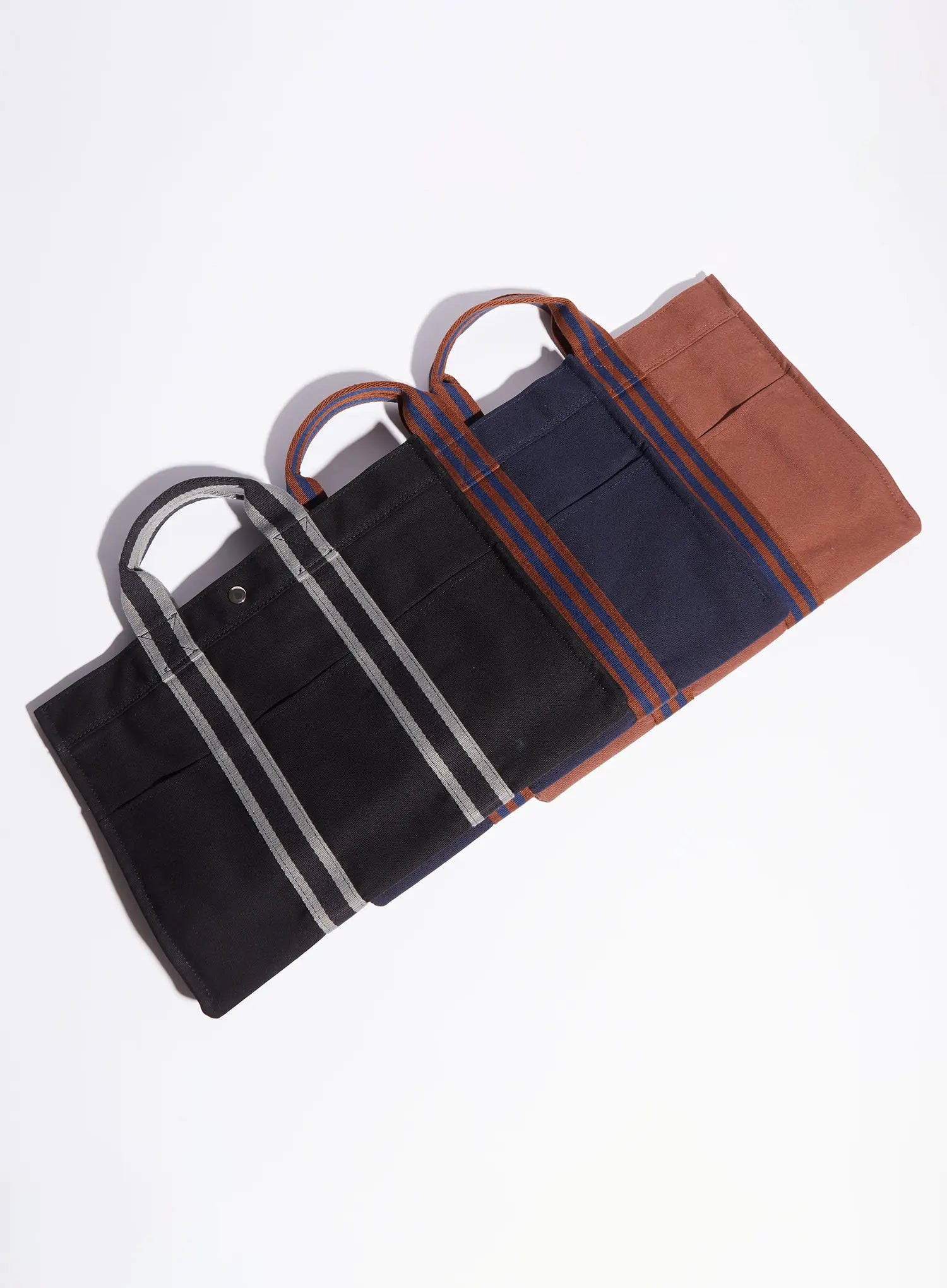 Contrast Canvas Square Bag IS516