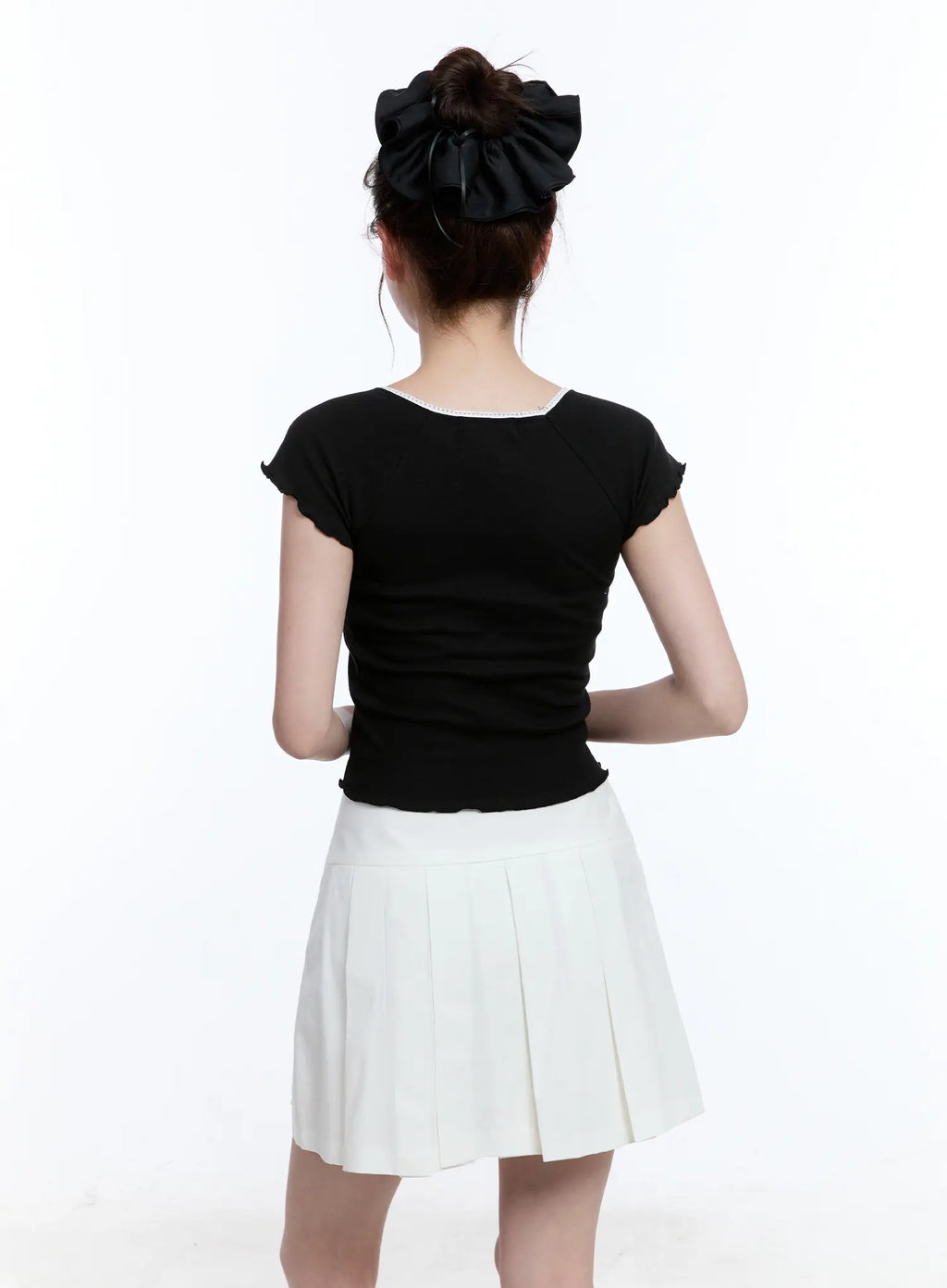 Ribbon Lace V-Neck Crop Tee CU513