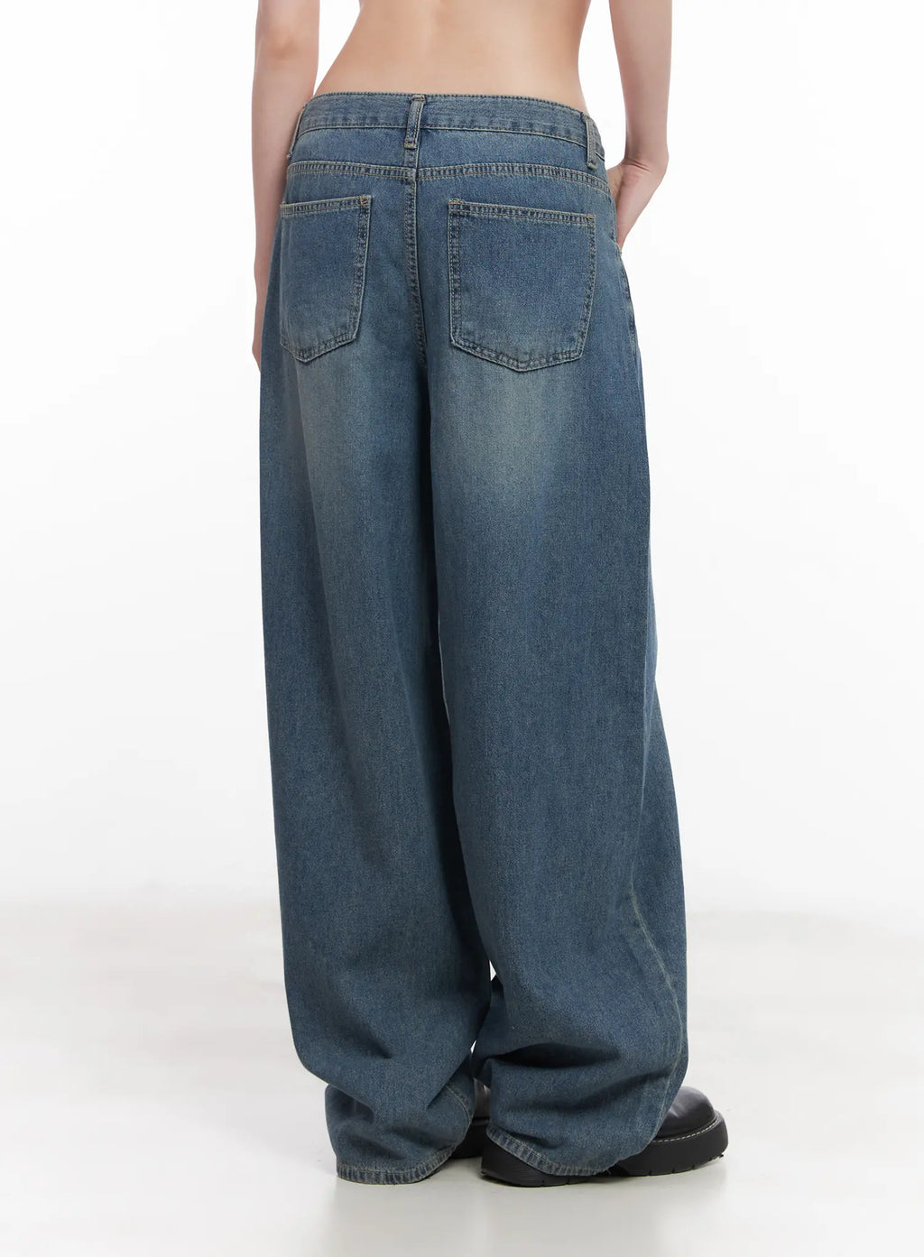 Chaewon Washed Wide-Leg Jeans CU511