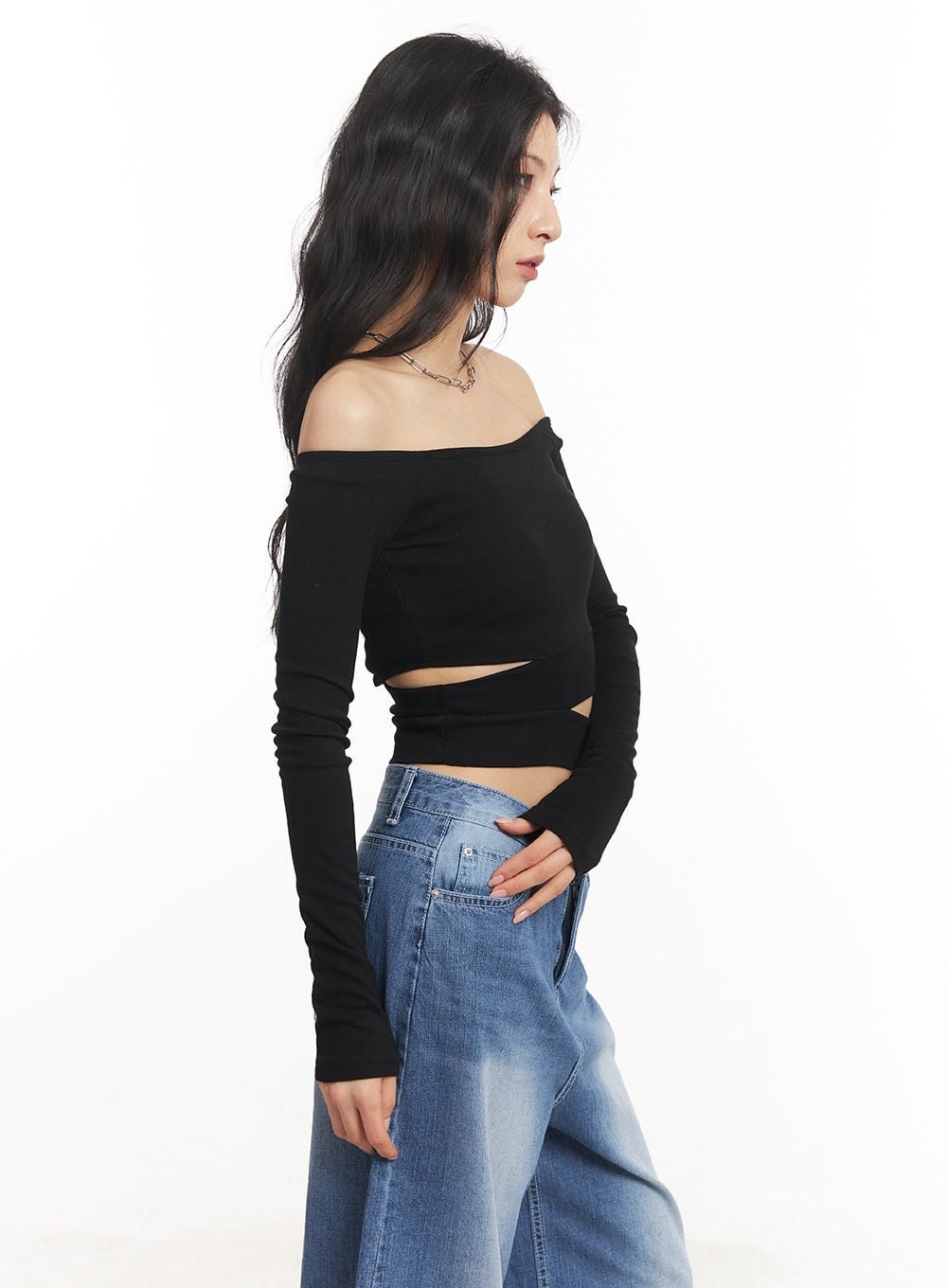 Cut-Out Off-Shoulder Long-Sleeve Crop Top CA504