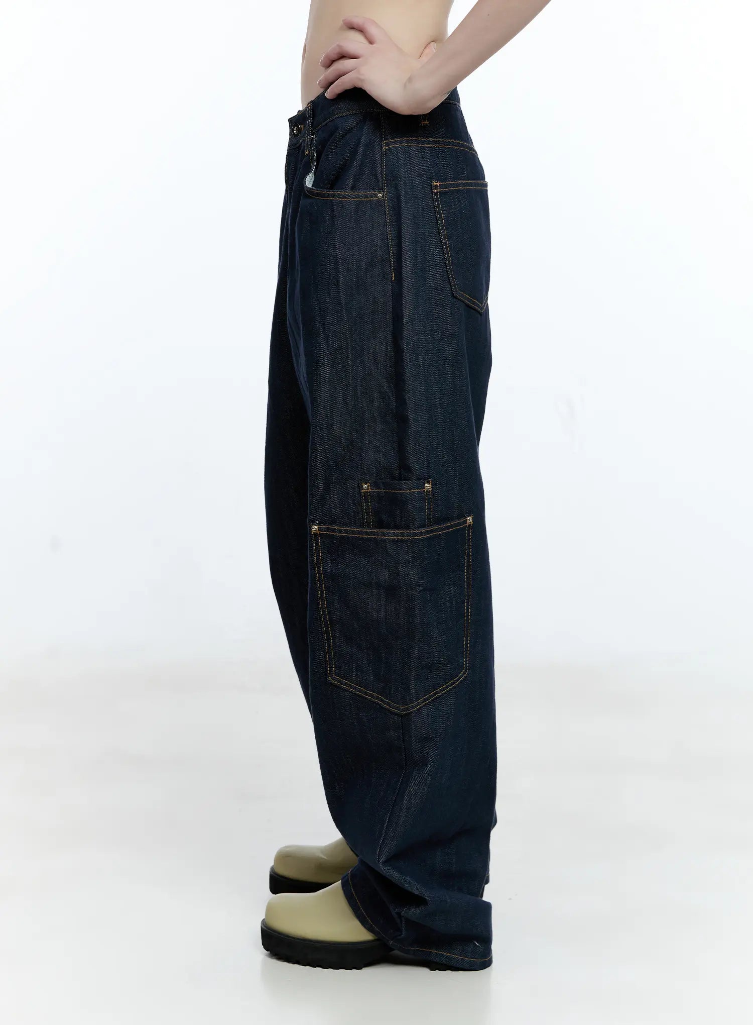 Heejun No-Fade Straight-Leg Jeans CG511