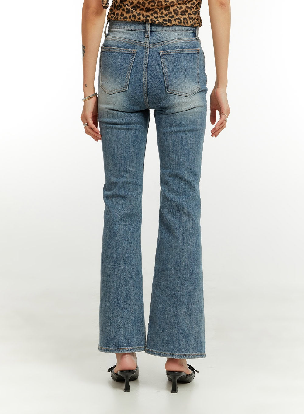 Stitch Detail Bootcut Jeans CU421