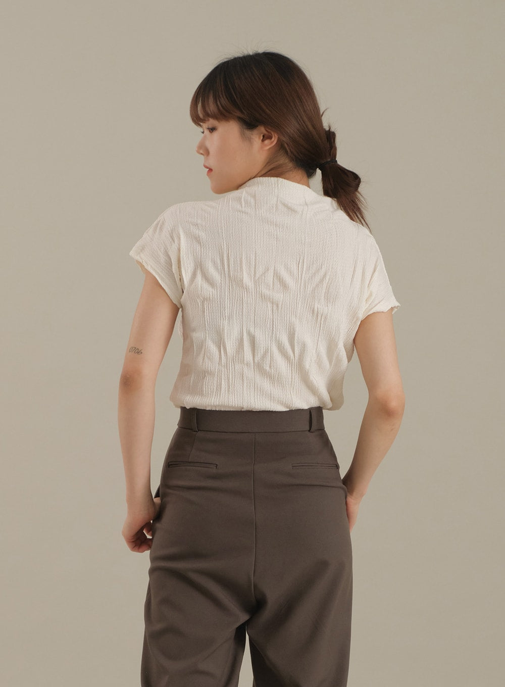Wrinkle Short Sleeve Turtleneck Top