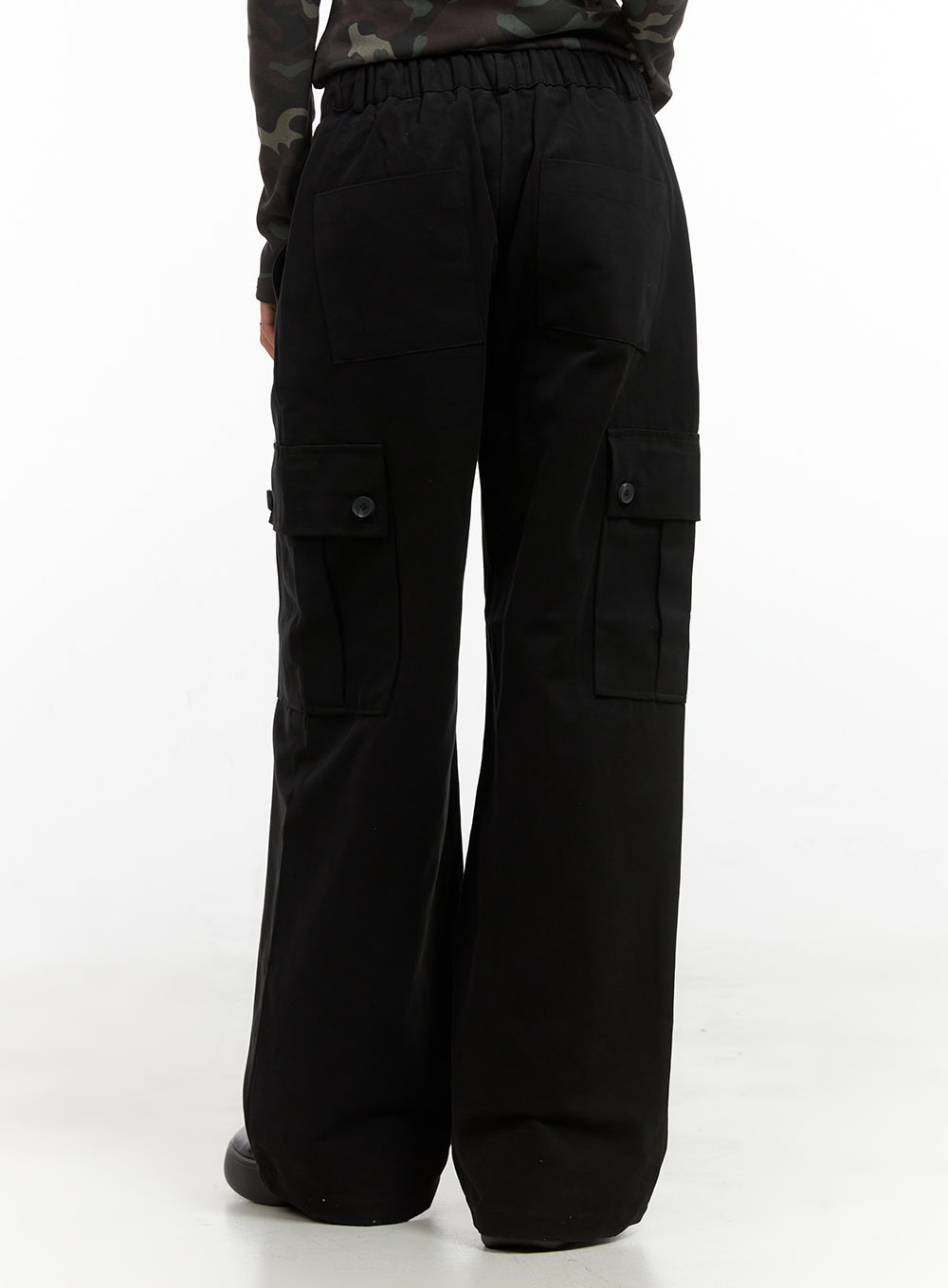Wide-Fit Cargo Pocket Pants CO424