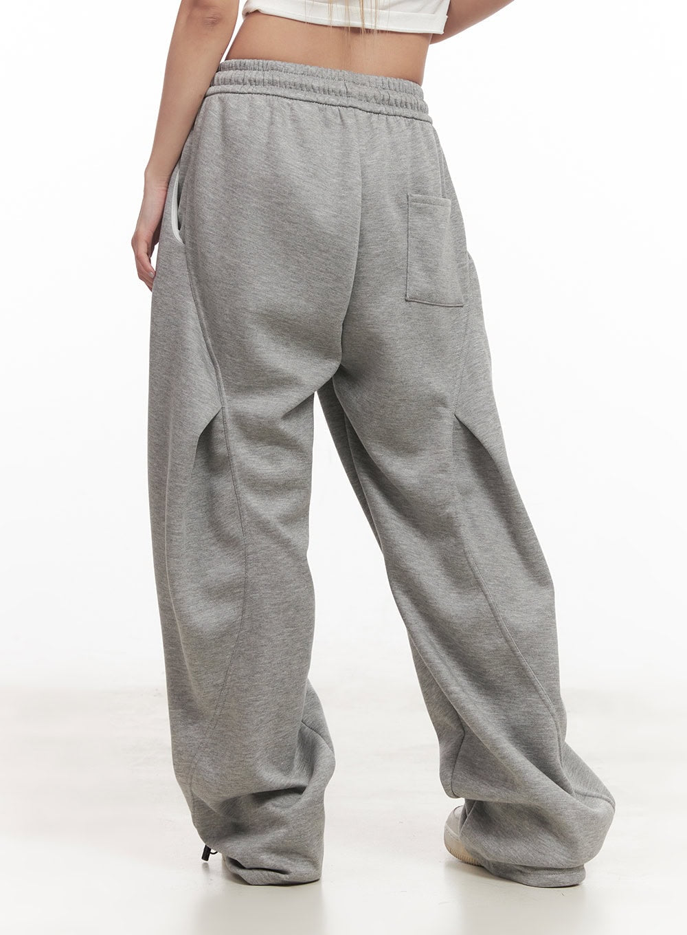 Essential Wide-fit Sweatpants CM505
