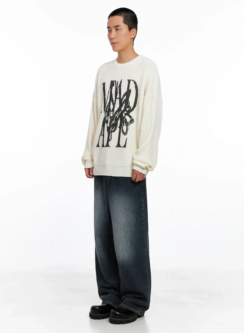 Men's Relaxed-Fit Washed Jeans IS509