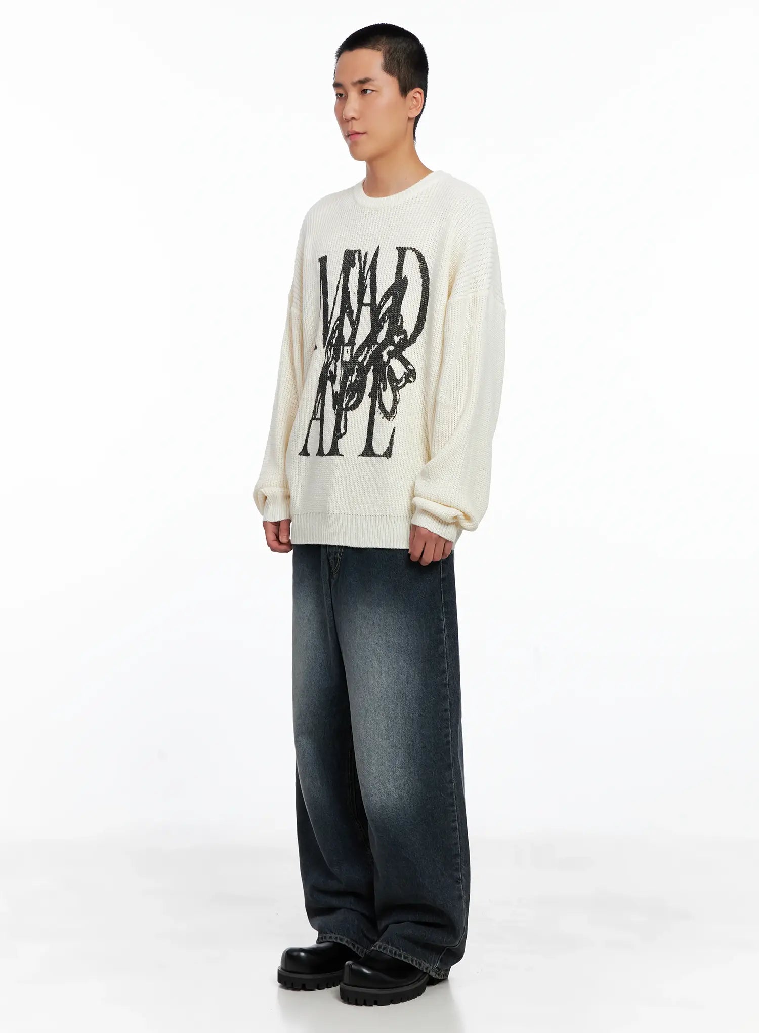 Men's Relaxed-Fit Washed Jeans IS509