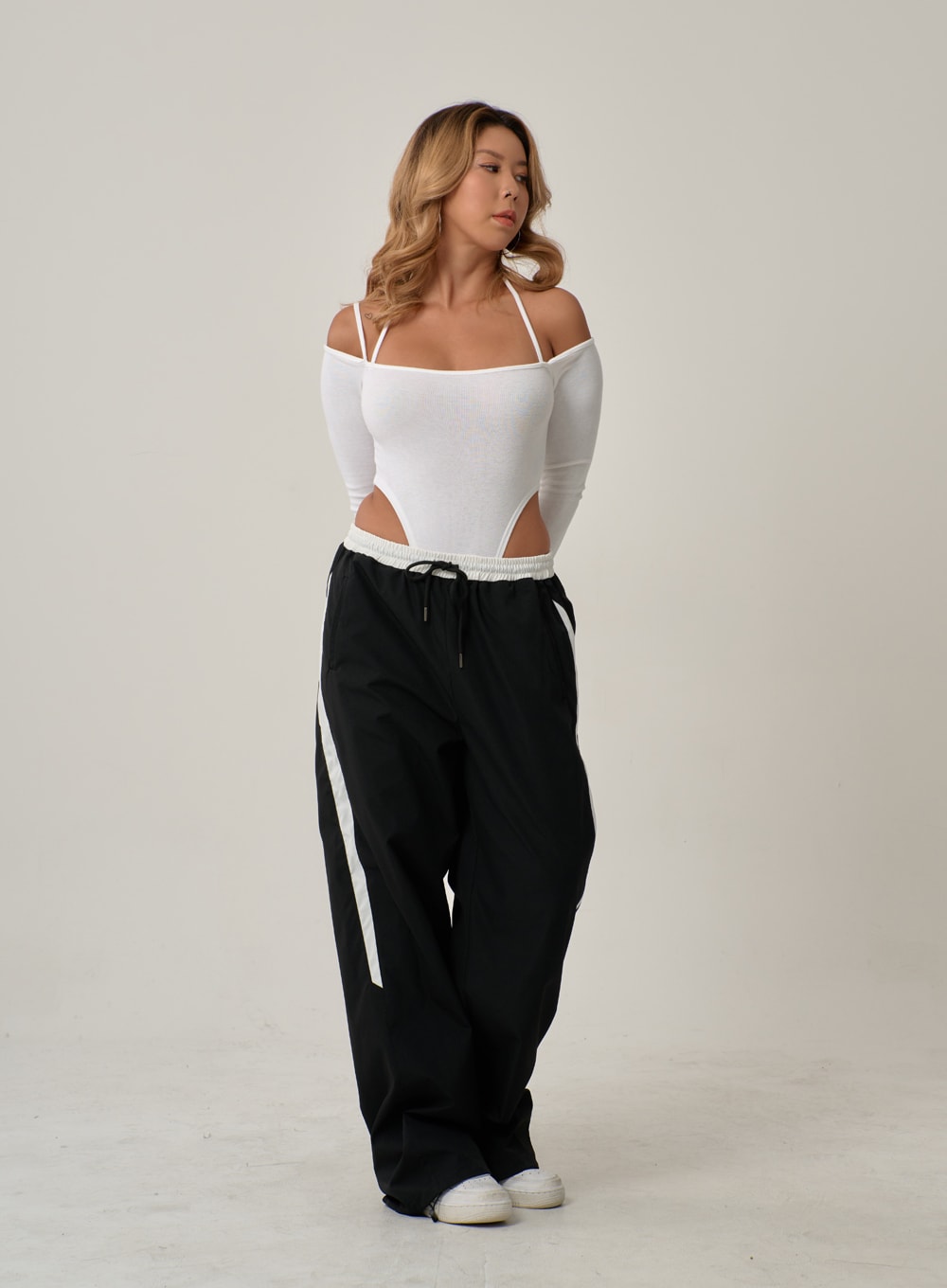 Off-Shoulder Thin Straps Bodysuit IN22