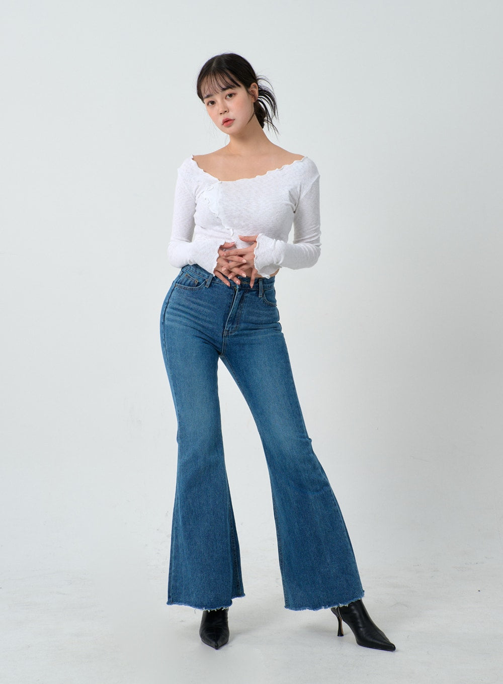 Wavy Off-Shoulder Cropped Top IJ304