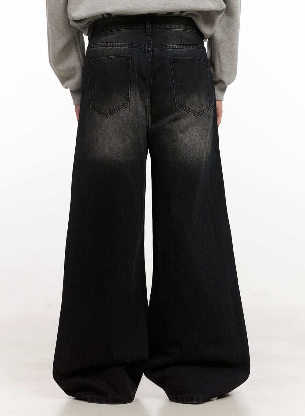 Men's Washed Relaxed-Fit Jeans (Black) IJ517