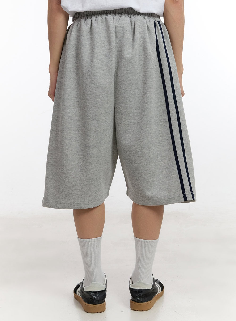 Men's Graphic Wide-Fit Sweat Shorts IA504