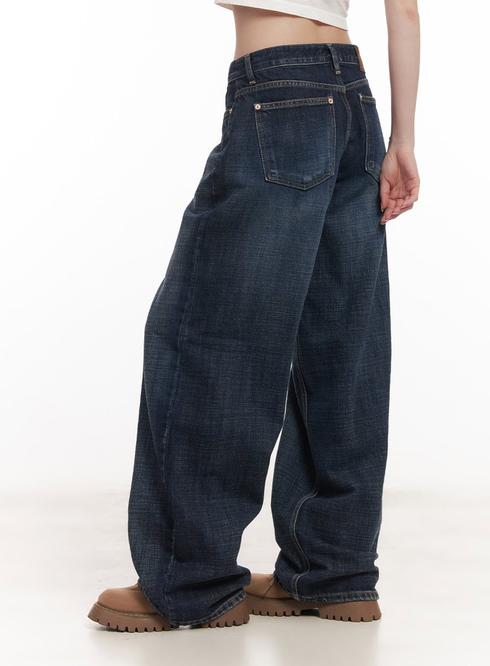 Annie Washed Wide-Leg Jeans CM518