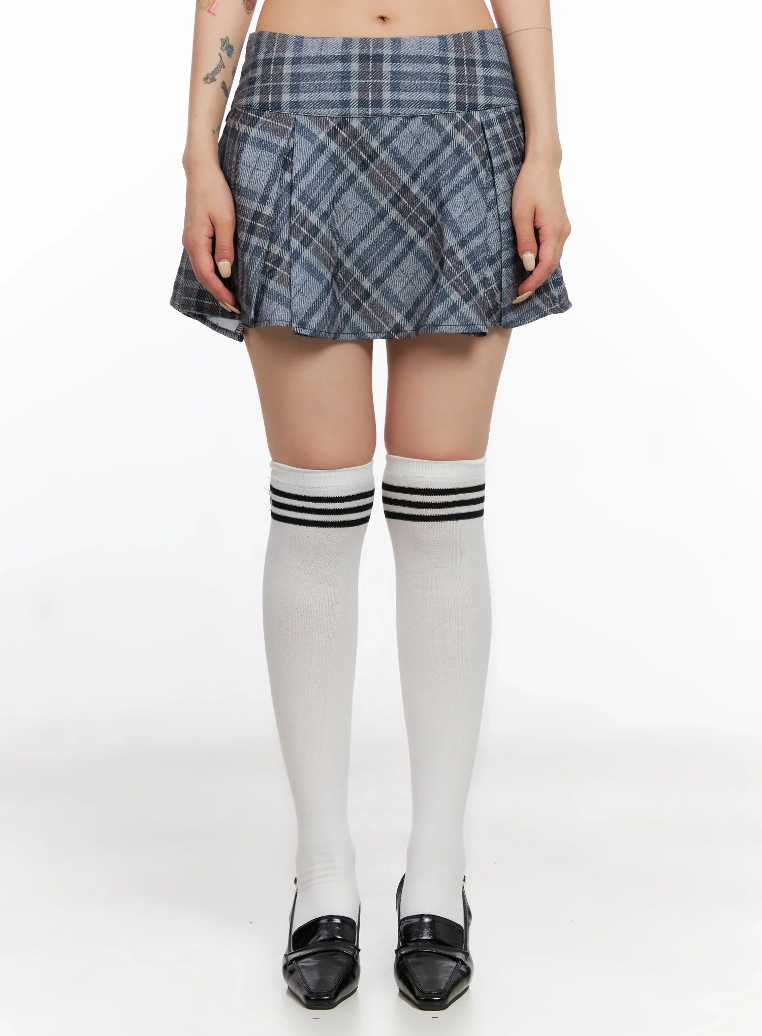 Checkered Pleated Mini Skirt IS508