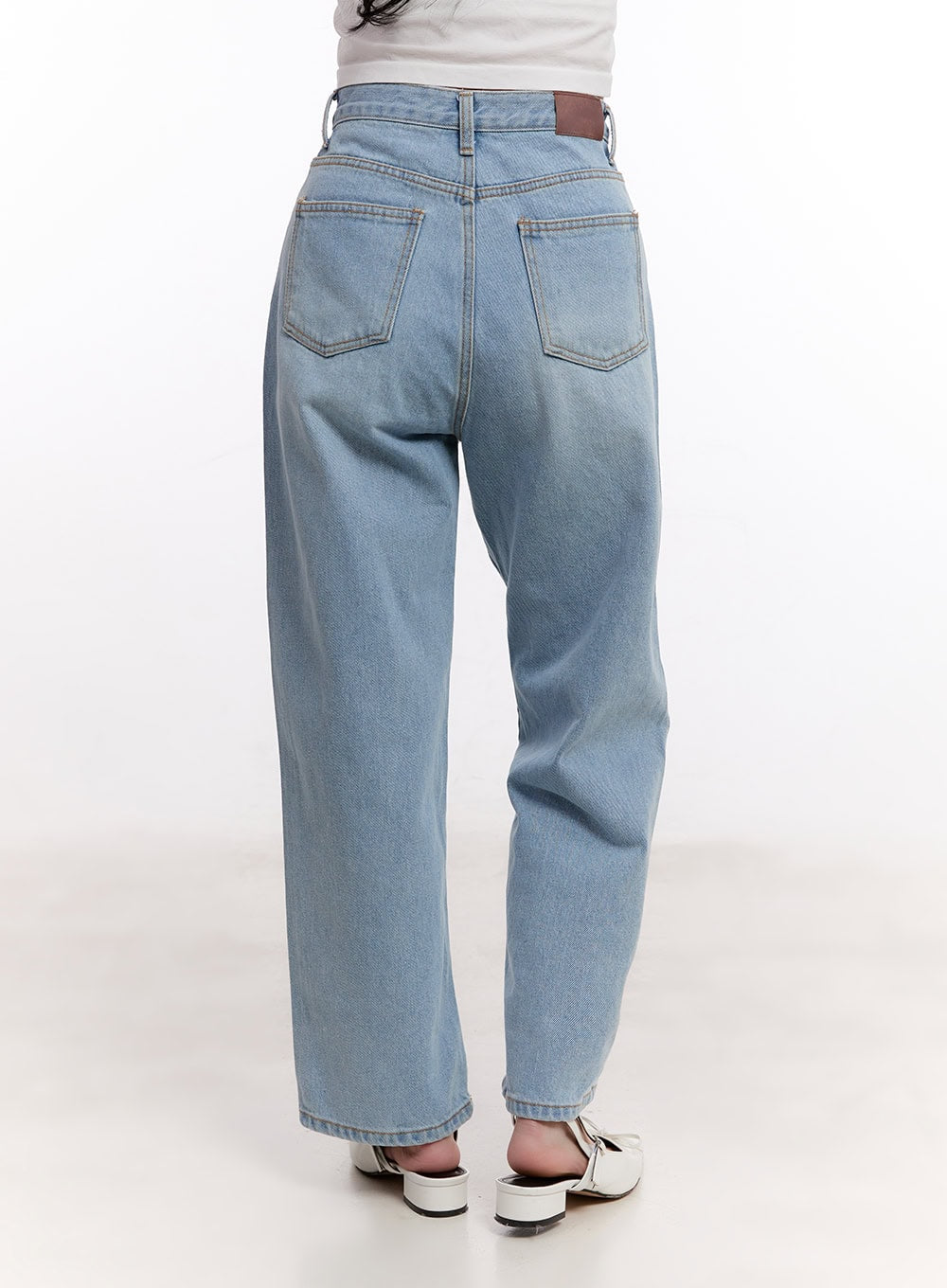 Helen Cuffed Straight-Fit Jeans CM526