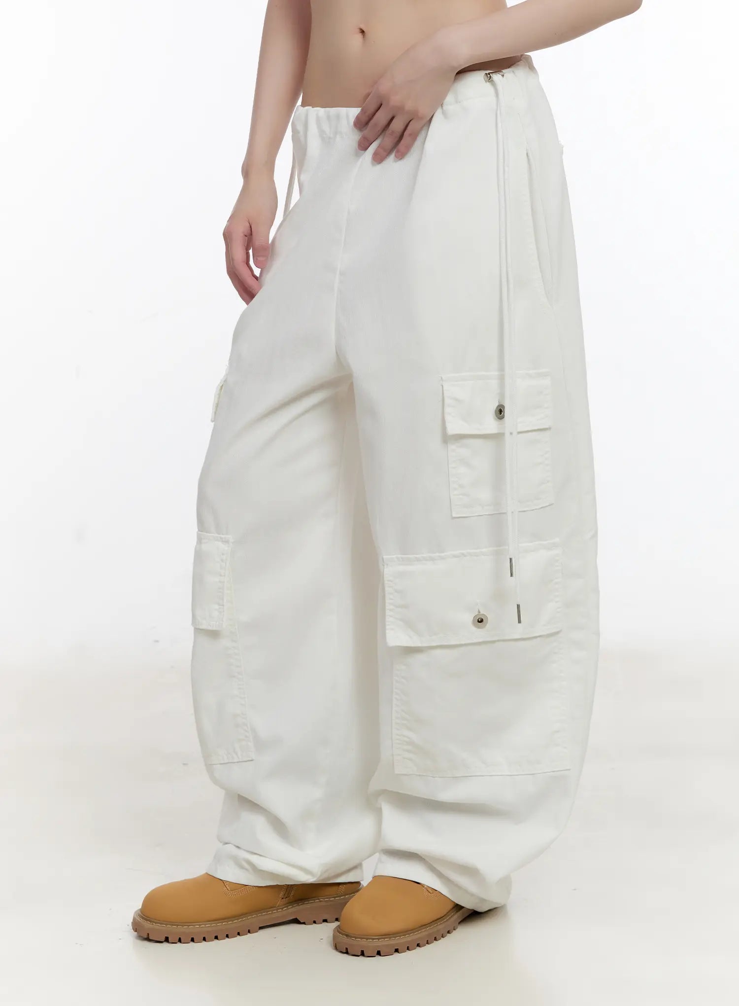 Side-Cinch Wide-Leg Cargo Pants CL507