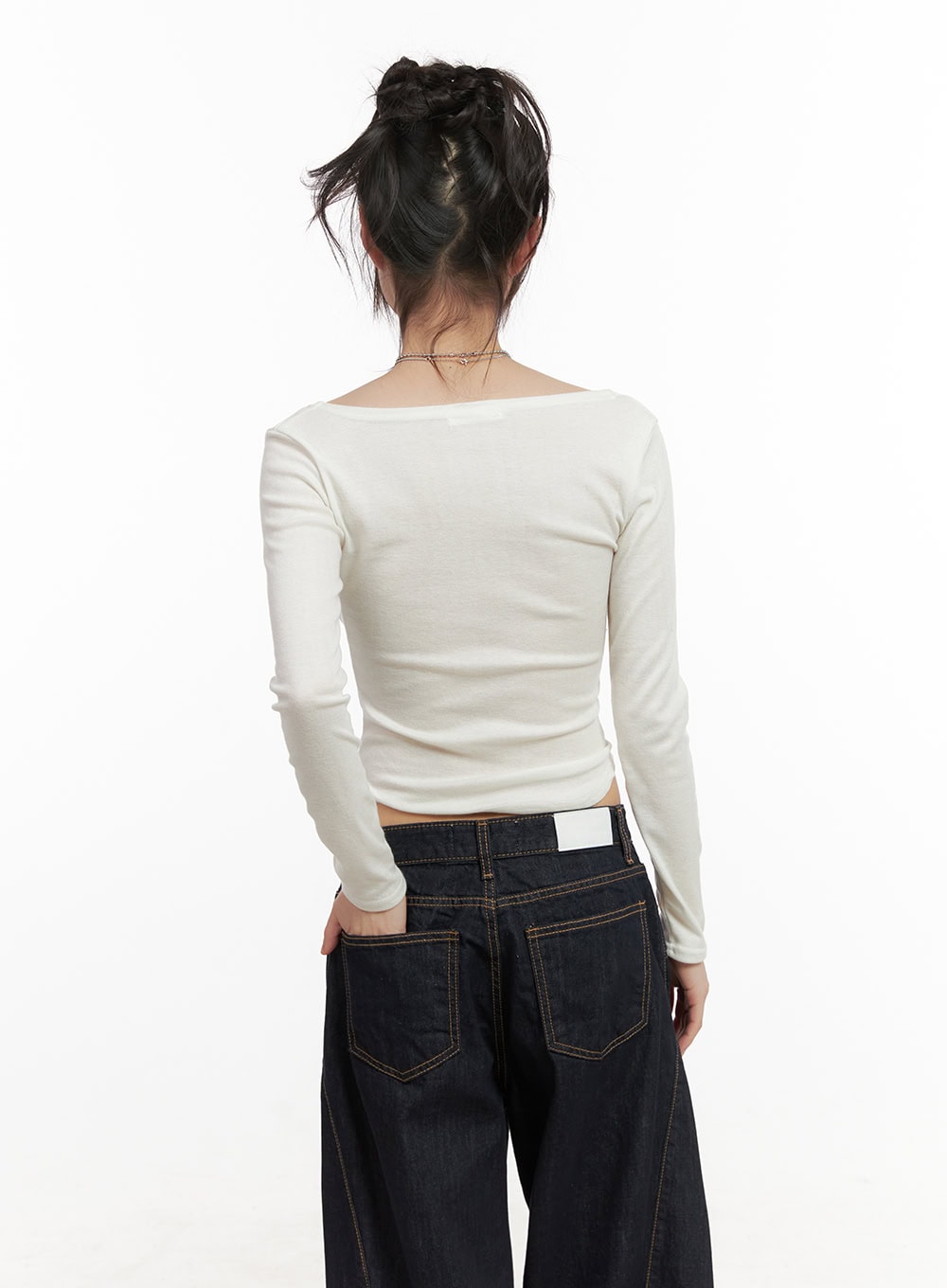 Graphic Slim-Fit Long-Sleeve Crop Top CJ502