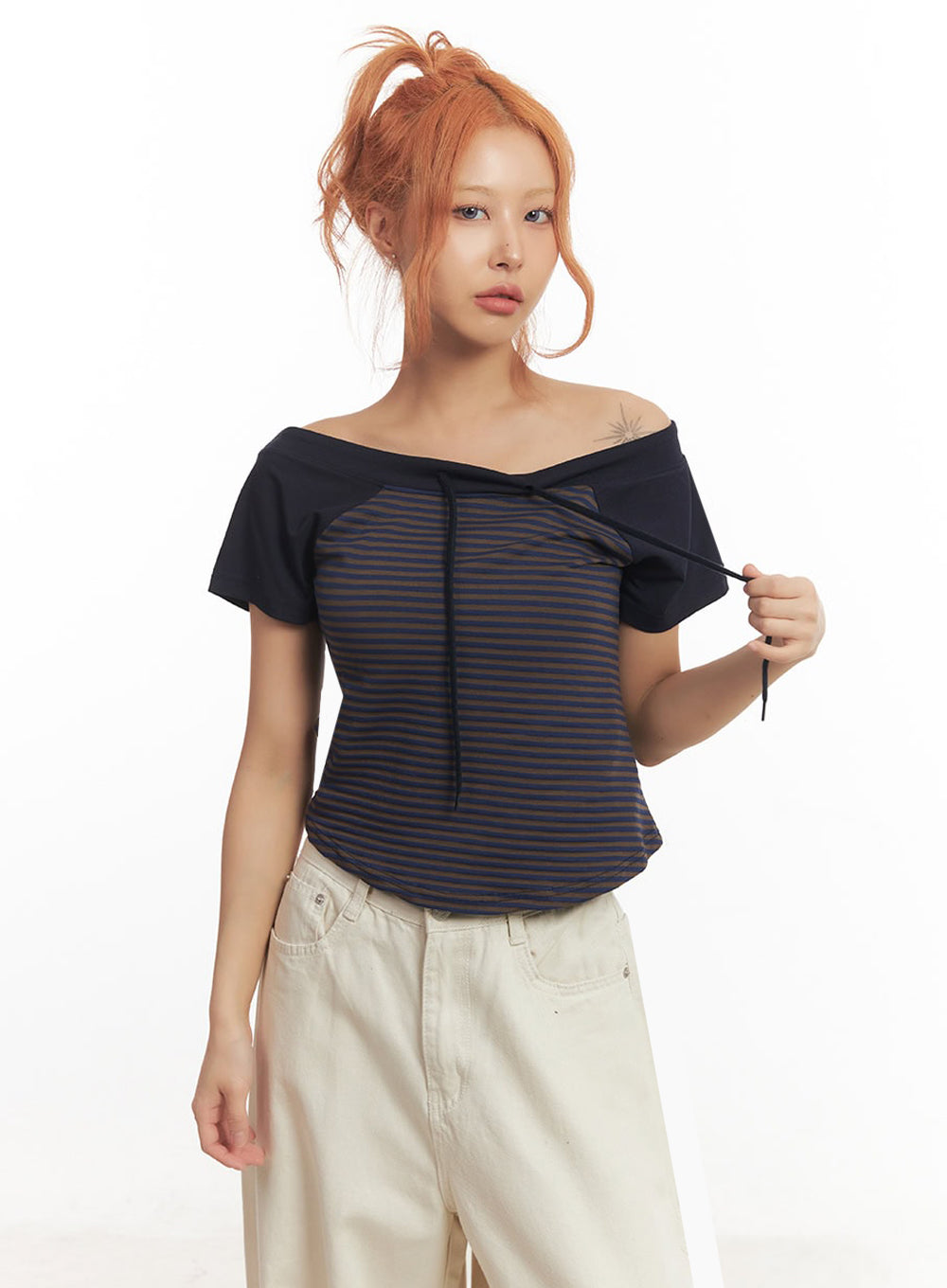 Stripe Off-Shoulder Hooded Top IA517