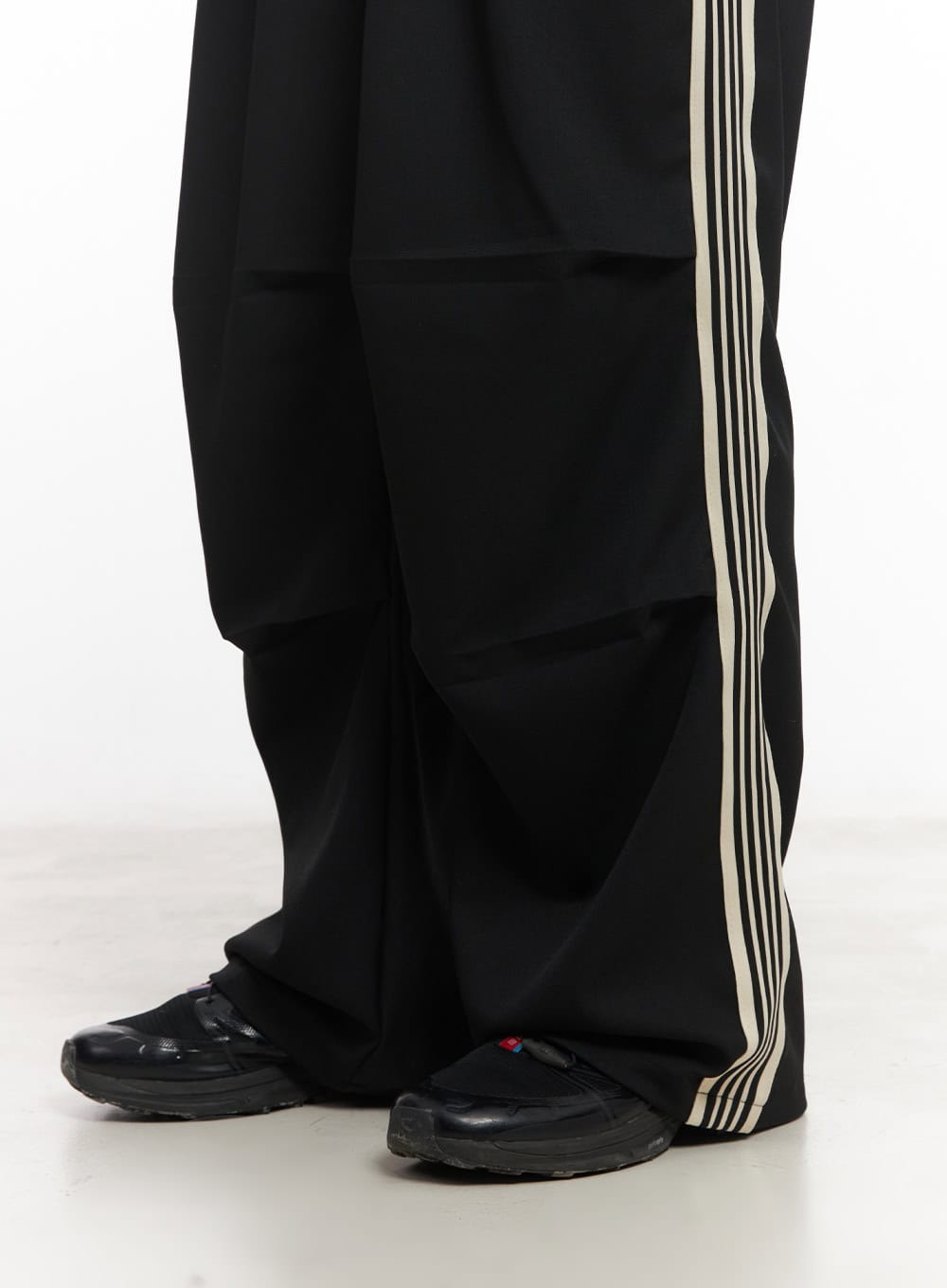 Men's Wide-Fit Striped Sweatpants IM517