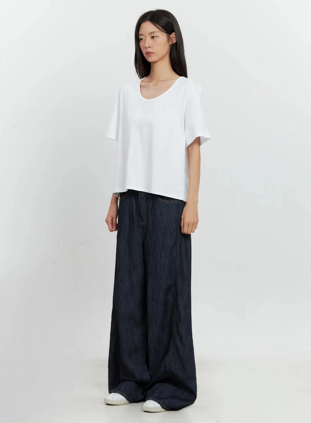 Basic U-Neck T-Shirt IL528