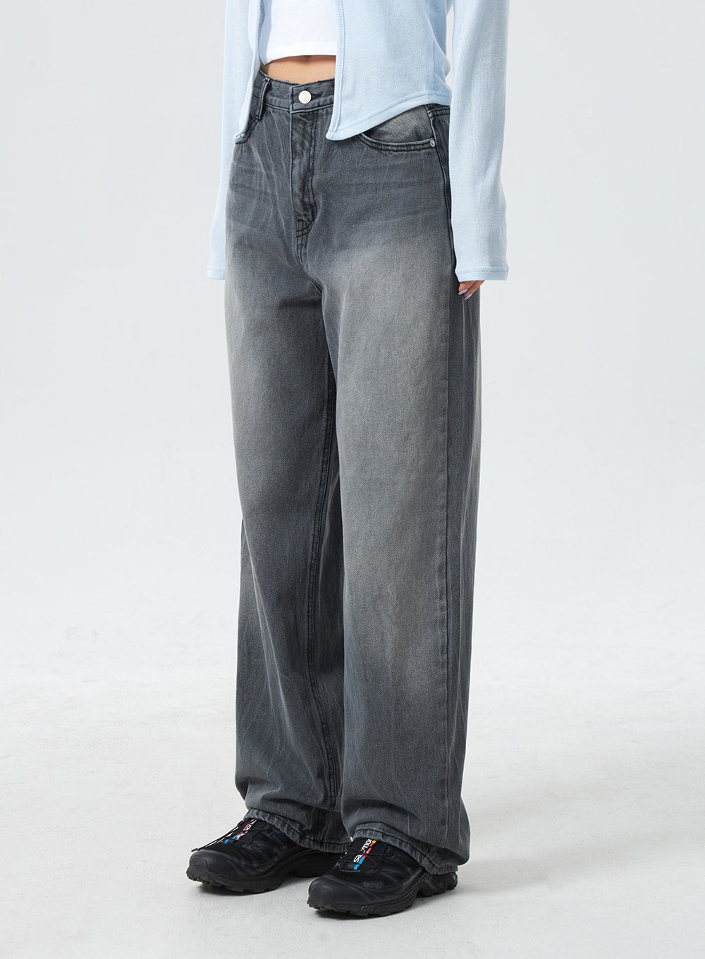 Low Rise Mid-Wash Jeans CM327