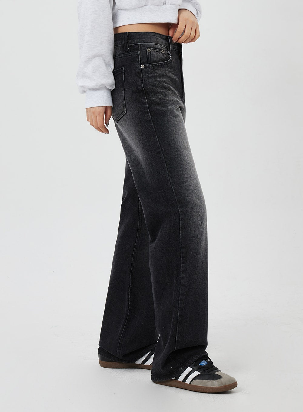 Mid-Rise Bootcut Jeans CF327
