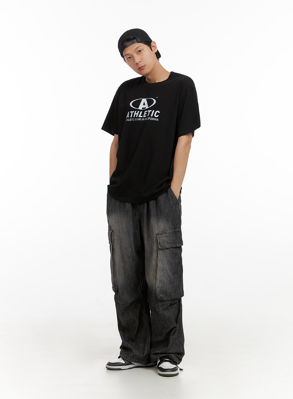 Men's Graphic Round Neck T-Shirt (Black) IL404