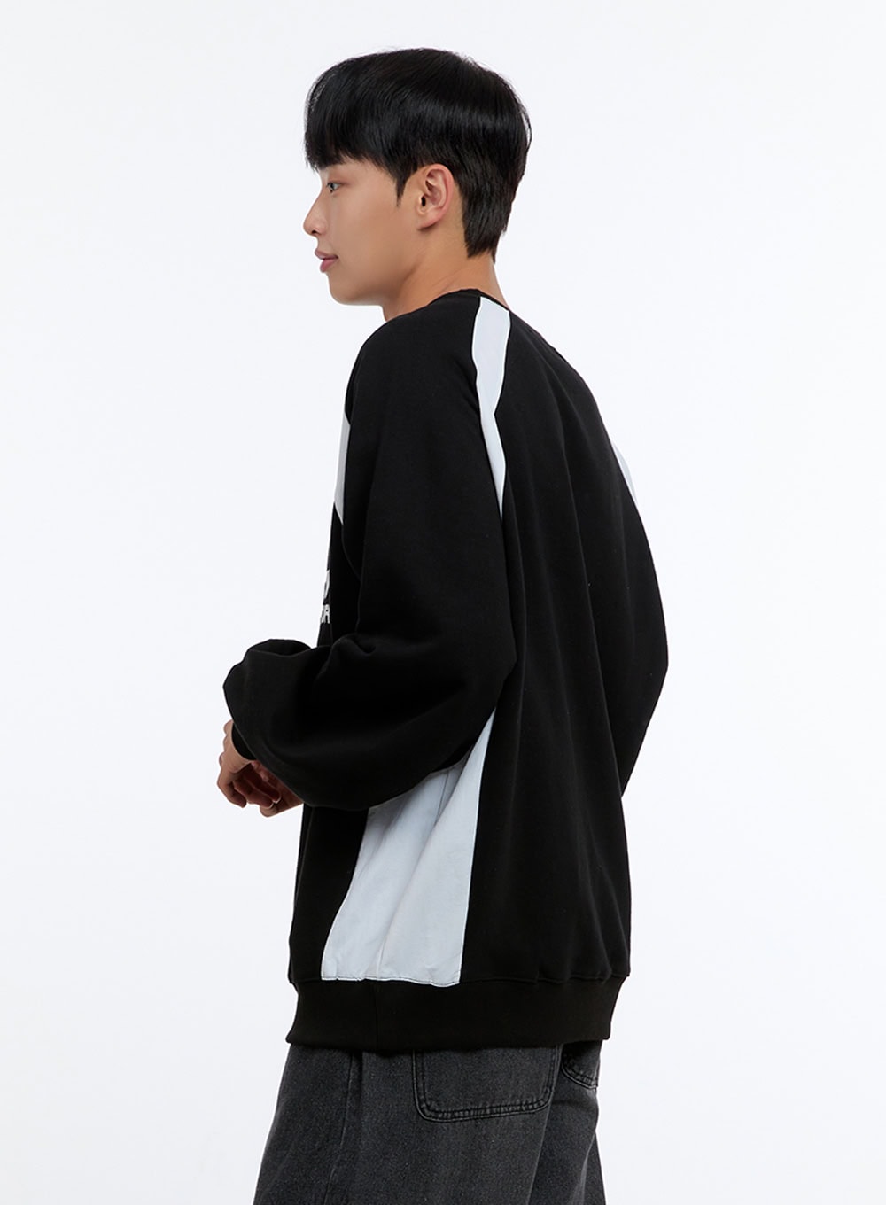 Men's Graphic Raglan Sweatshirt IS413