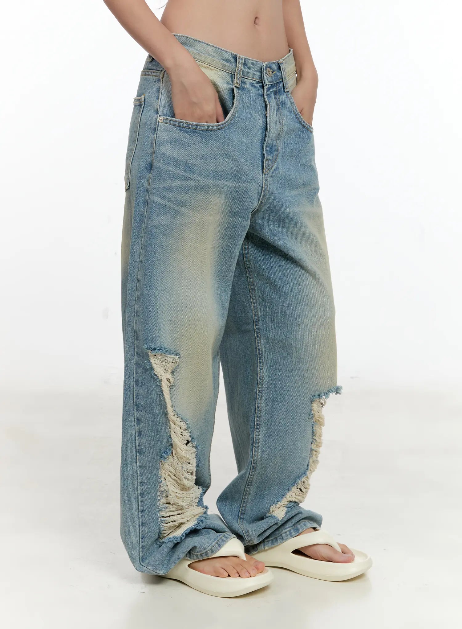 Naeun Distressed Baggy Jeans CL531