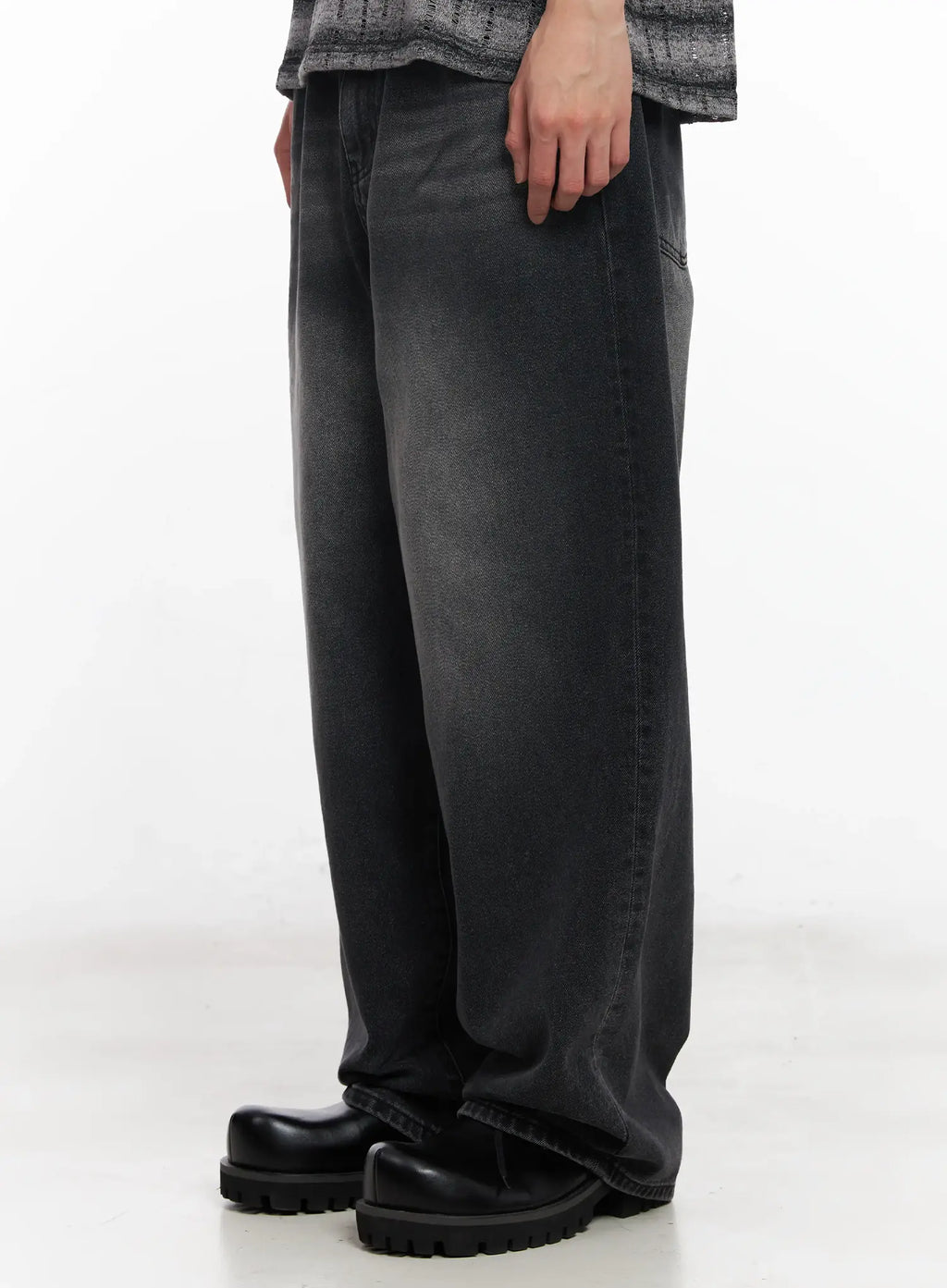 Men's Washed Wide-Leg Jeans IU526