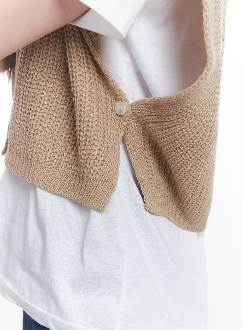 Buttoned Knit Crop Vest Top CY515