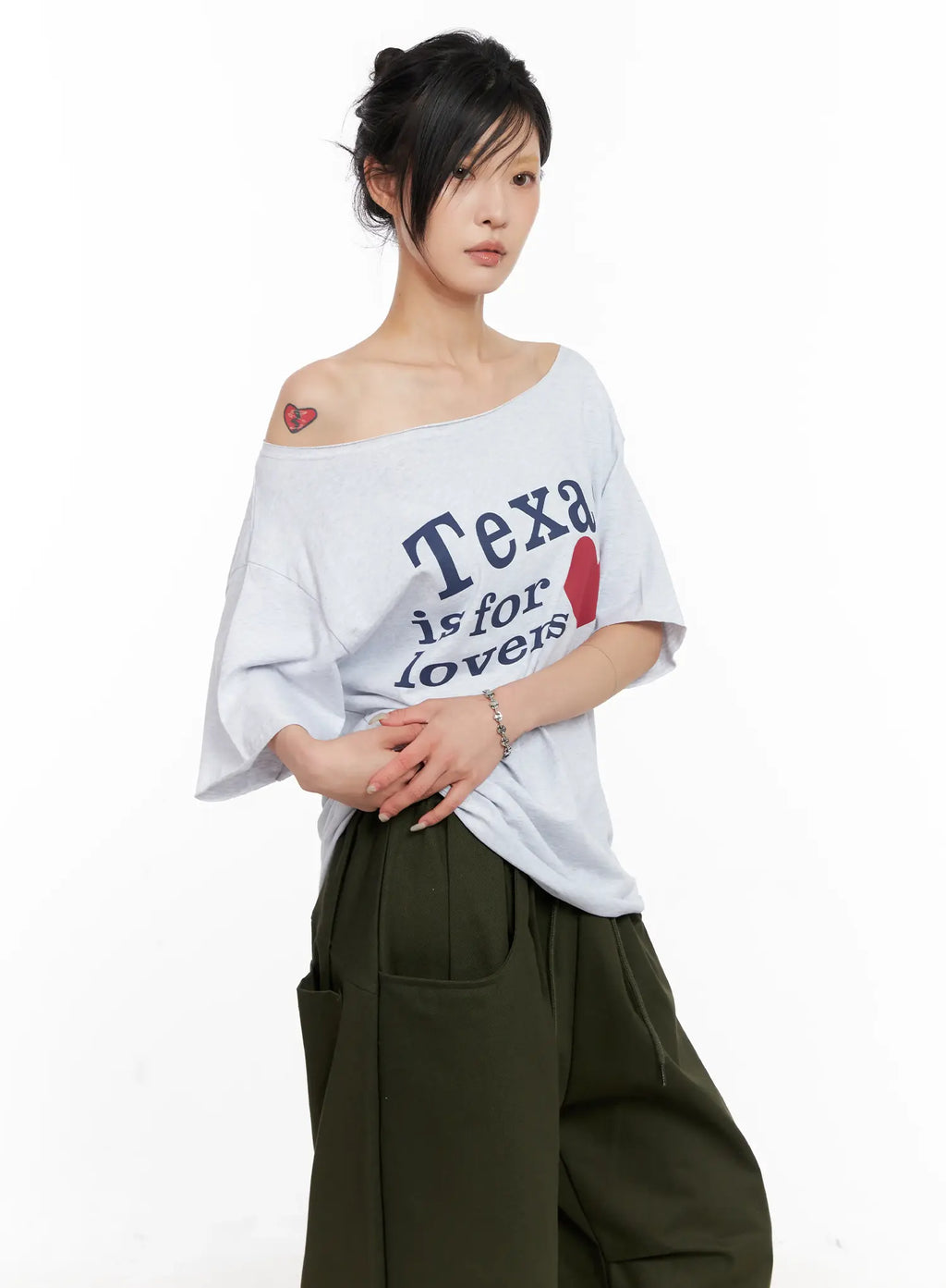 Off-Shoulder Relaxed-Fit Graphic Tee CL525