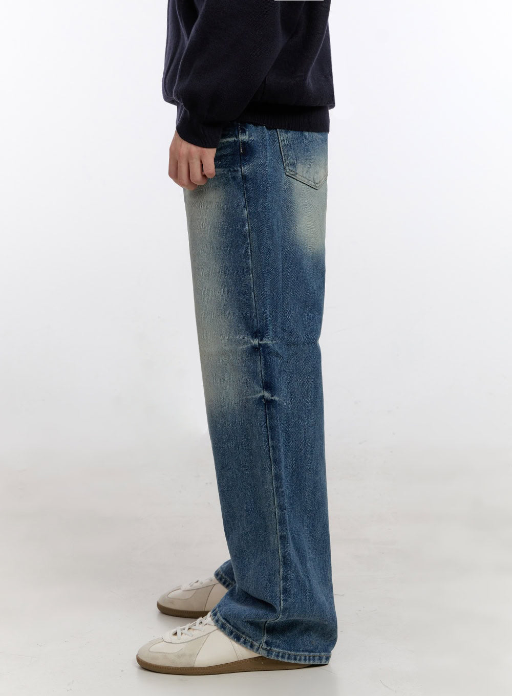 Men's Washed Straight-Leg Jeans IM525